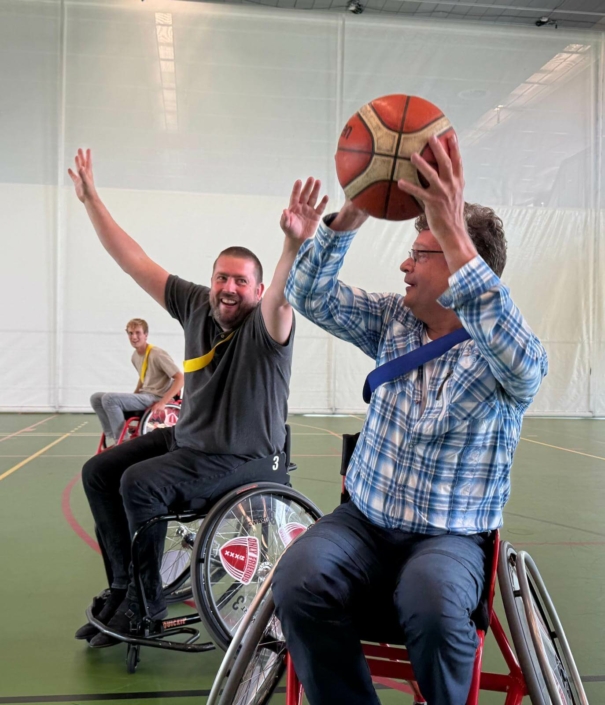 Kick-off rolstoelbasketbal only friends